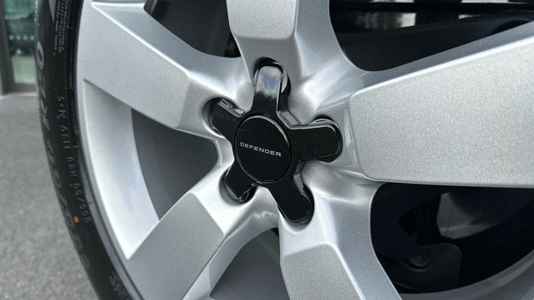 Land Rover Defender 3.0 D350 X-Dynamic SE 110 5dr Auto Diesel Estate